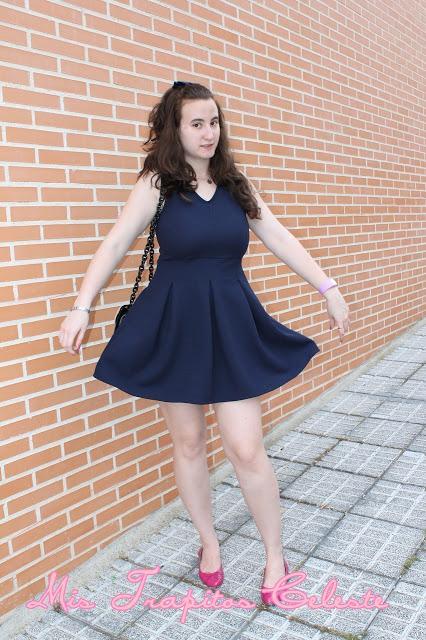 Con el vestido azul