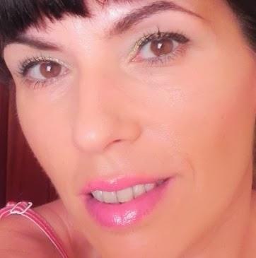 Look Sci-Chedelic con maquillaje Deborah