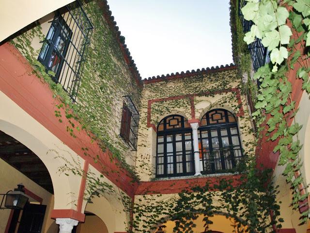 La Casa de los Pinelo (2): el Apeadero.