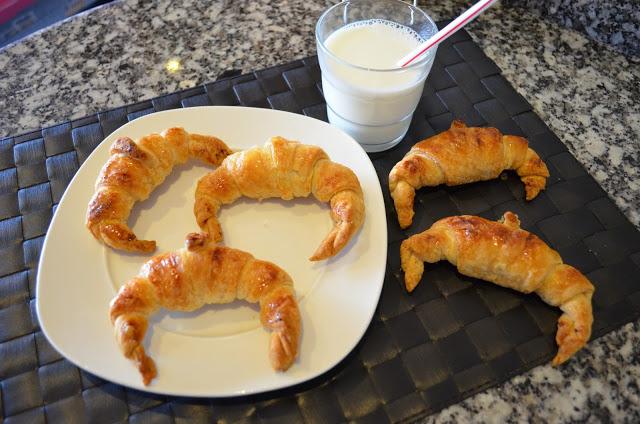 Croissants de hojaldre con chocolate