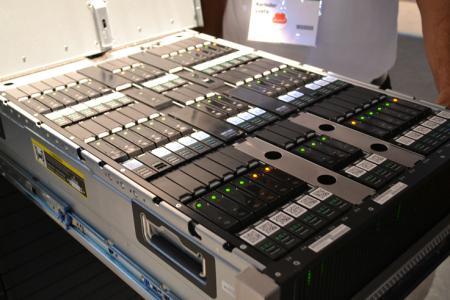 #HPDiscover 2013 Un tour de la gente de Ubuntu y su funcionamiento sobre #Moonshot DSC_0244