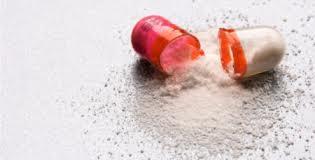 Masticar o tragar un medicamento