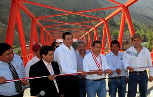 OLLANTA HUMALA INAUGURA PUENTE “PACARAN” EN CAÑETE…