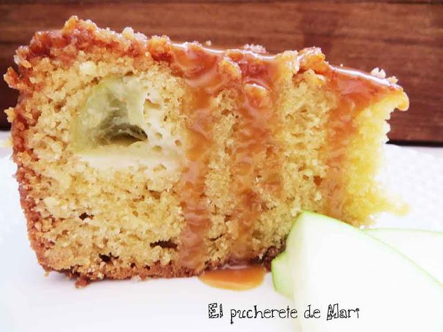 BIZCOCHO DE MANZANA VERDE Y ALMENDRA CON SIROPE DE CARAMELO