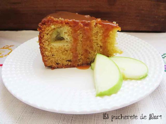 BIZCOCHO DE MANZANA VERDE Y ALMENDRA CON SIROPE DE CARAMELO