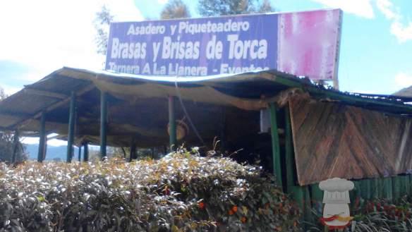 Asadero en carretera colombiana