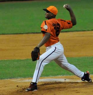 Equipo de Villa Clara a un juego del campeonato cubano de beisbol [+ videos]
