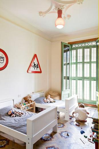 Una casa con suelos hidráulicos