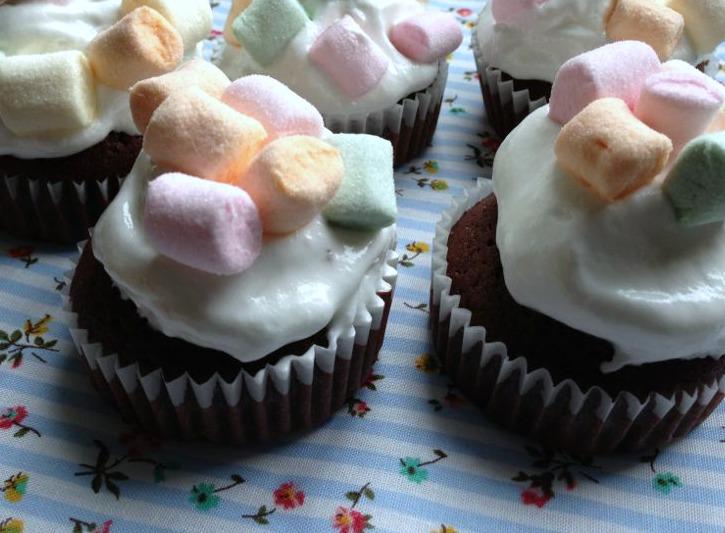 Semana 9: Cupcakes de Chocolate con Nubes
