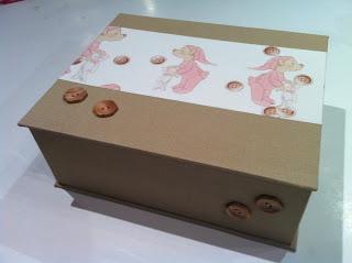 Caja Botones, realizada con la técnica de cartonnage