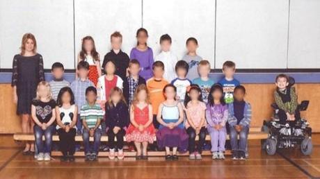 Apartaron a un chico con discapacidad de la foto escolar Apartaron a un chico con discapacidad de la foto escolar