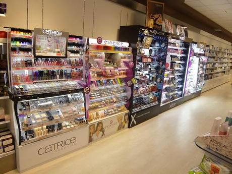 Perfumería Comercial Astur. Rivero, Avilés. Punto de venta Eva Rogado Perfumería Comercial Astur. Rivero, Avilés. Punto de venta Eva Rogado