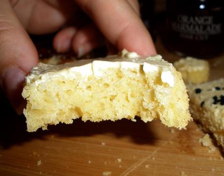 Pan de Leche con Jarabe de Arce