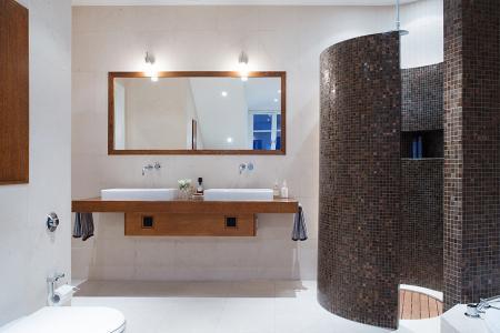 vestidor decoración diseño casas granes espacio diáfano decoración y diseño de interiores decoración vigas en el techo decoración pisos pequeños decoración pisos grandes decoración muebles grandes de diseño decoración cuarto de lavado plancha laundry room vestidor despensa cocina integrada comedor salón blog decoración nórdica 