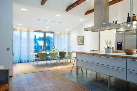 vestidor decoración diseño casas granes espacio diáfano decoración y diseño de interiores decoración vigas en el techo decoración pisos pequeños decoración pisos grandes decoración muebles grandes de diseño decoración cuarto de lavado plancha laundry room vestidor despensa cocina integrada comedor salón blog decoración nórdica 