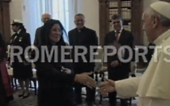 LA ESPOSA DE MADURO Y EL PAPA FRANCISCO