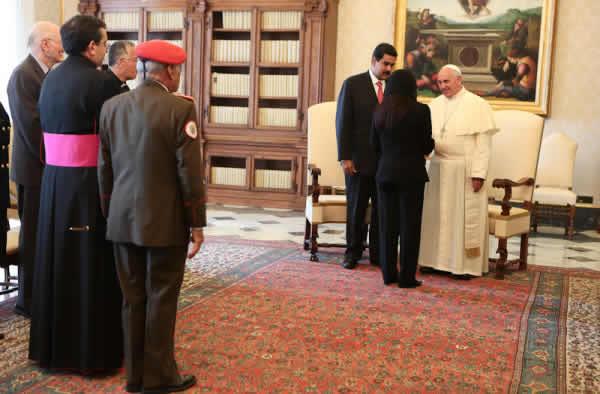 cilia_con_el_papa_17jun2013_1