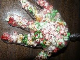 Manos de zombies, ideas para Halloween