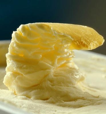 La guerra de la margarina vs. la mantequilla  vean los vídeos,lean y disfruten de esta informacion tan  completa.