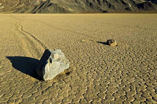 rocas andantes del Valle de la Muerte