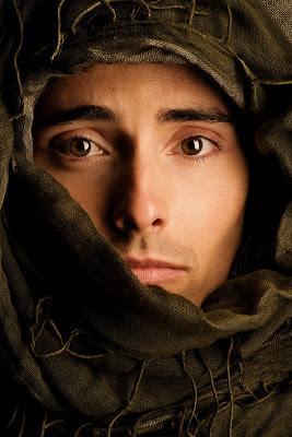 ENTREVISTA: AARON COBOS (BAILARIN-ACTOR-COREOGRAFO)