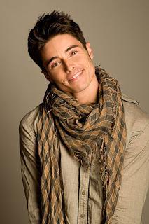 ENTREVISTA: AARON COBOS (BAILARIN-ACTOR-COREOGRAFO)