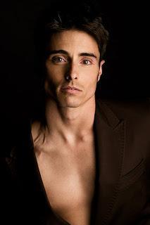 ENTREVISTA: AARON COBOS (BAILARIN-ACTOR-COREOGRAFO)