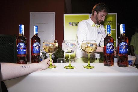 Damos entrada al verano con Ron Brugal y su Brugalibre en la #poolparty