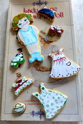 Mariquita de Galleta y.. sus vestiditos.