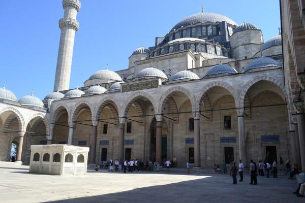 La Mezquita de Solimán el Magnífico, la más grande de Estambul