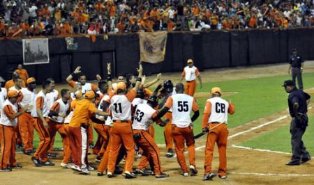 jonrón de Pestano con las bases llenas