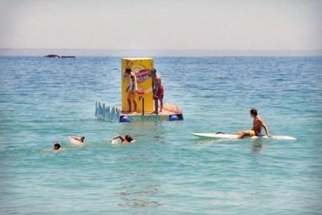 Máquina expendedora flotante Lipton floating vending machine