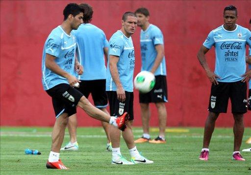 Uruguay necesita ganar para seguir soñando