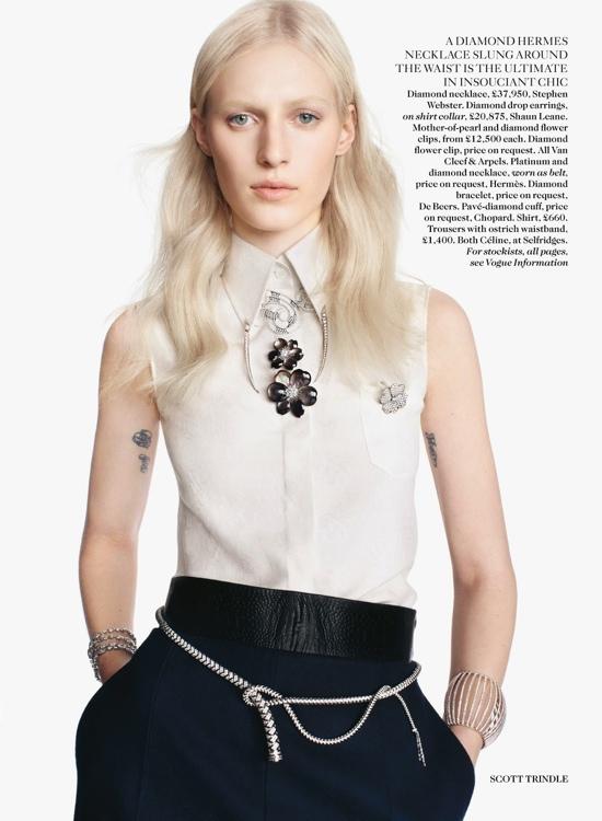 Editorial - Vogue UK Julio 2013 con Julia Nobis.