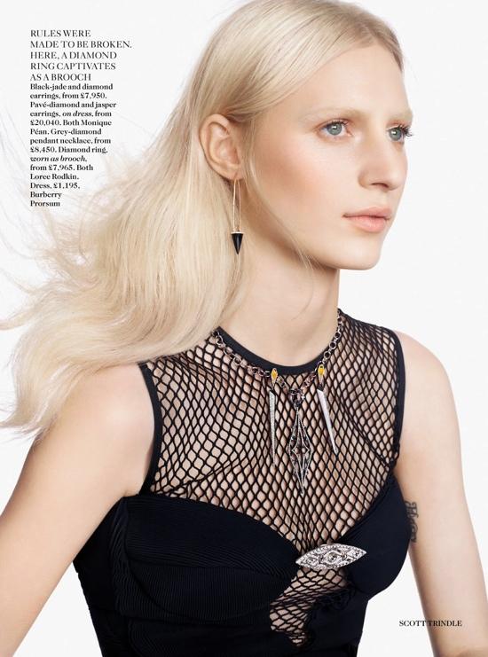 Editorial - Vogue UK Julio 2013 con Julia Nobis.