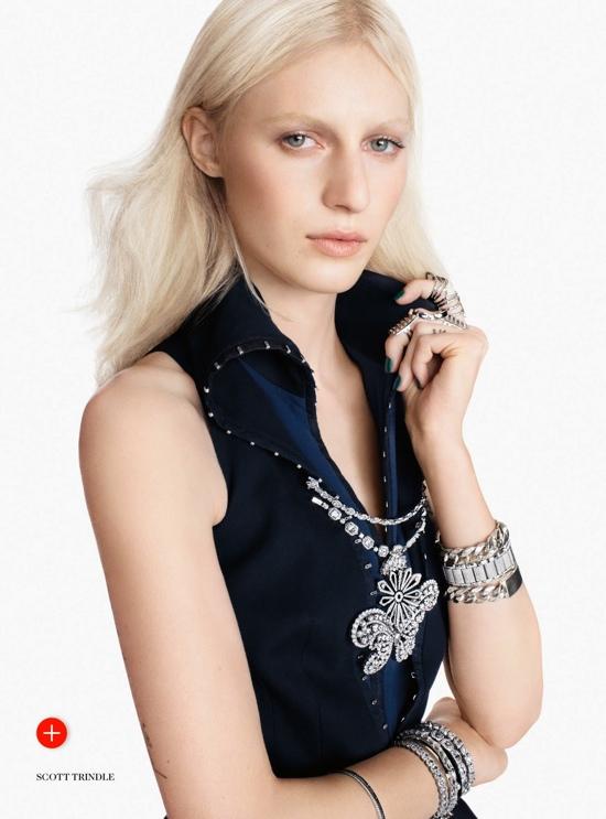 Editorial - Vogue UK Julio 2013 con Julia Nobis.