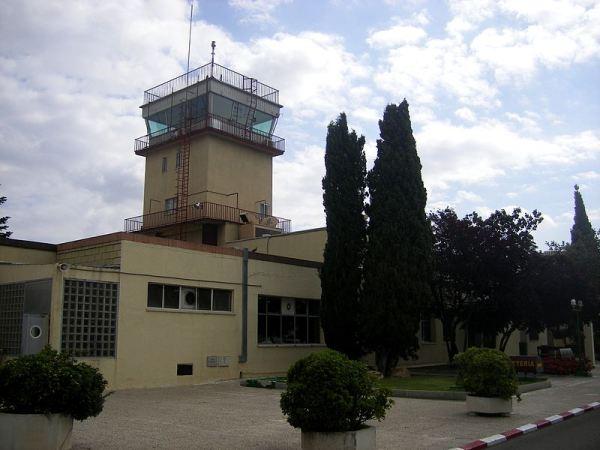 Una de las torres de control del aeródromo de Cautro Vientos