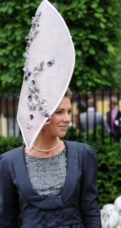 Los sombreros de Ascot 2013: Pájaros, flores y antenas parabólicas