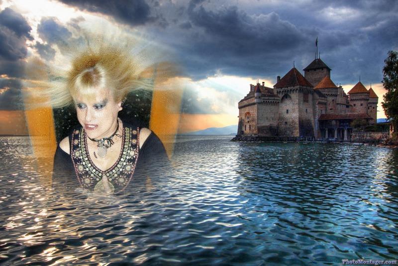 EloisaoDiosa devora el Ave enemiga