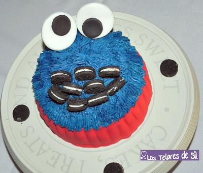 TARTA FONDANT: CUPCAKE TRIKI EL MONSTRUO DE LAS GALLETAS