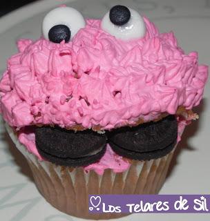 CUPCAKE MONSTRUO DE LAS GALLETAS CON NATA VEGETAL