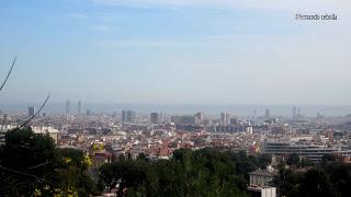 Vistas de Barcelona desde Parc Oreneta, Polidas chamineras