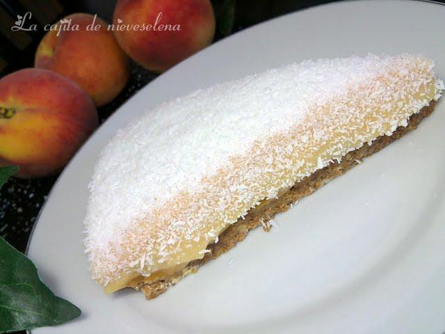 Tarta mousse de melocotón y coco