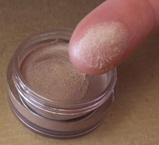 Es verano en “Cosmética en Acción” – las propuestas de DEBORAH MILANO para el verano de 2013