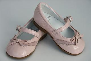 ZAPATOS CON LAZOS Y FELICIDADES A TATA Y LALA ZAPATOS CON LAZOS Y FELICIDADES A TATA Y LALA