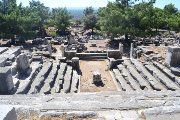 Restos del Bouleuterion, donde se discutían leyes diarias y negocios en Priene