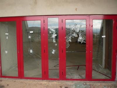 Almadén denuncia daños y actos vandálicos en recinto de promoción empresarial