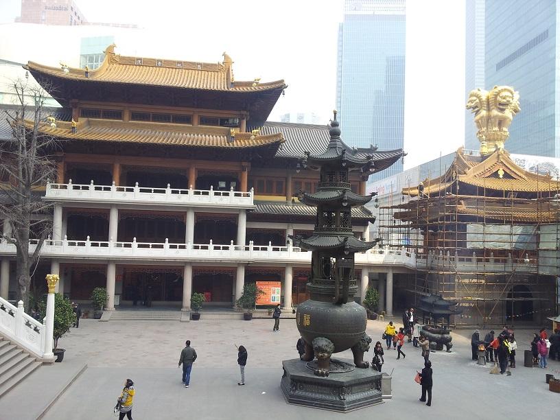 TURISTEANDO POR SHANGHAI: JIN´AN TEMPLE