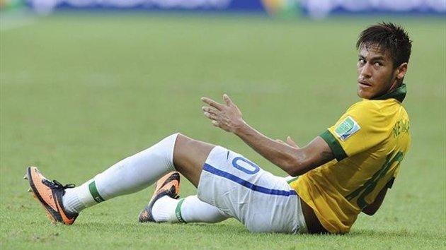 Neymar, el que más da y el que más recibe
