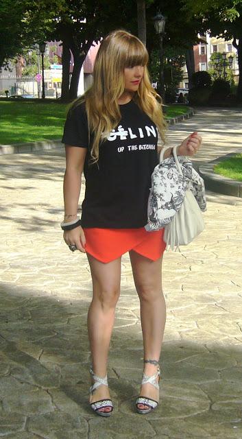 T-SHIRT